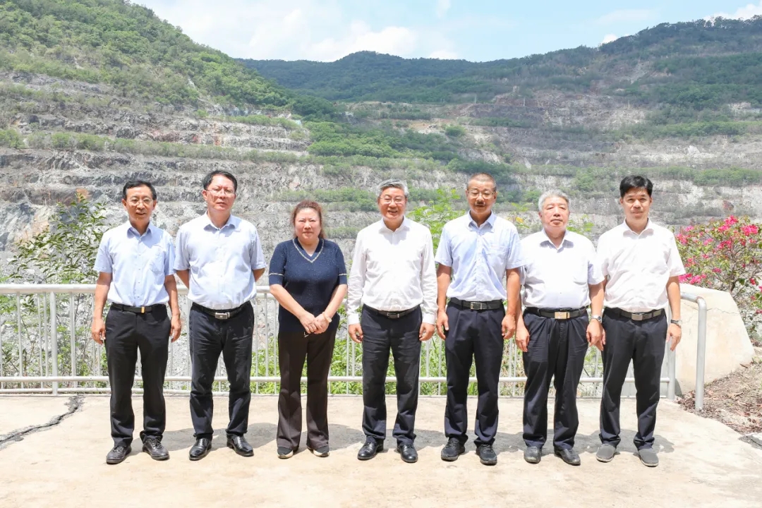 海南省政协主席李荣灿到尊龙凯时调研