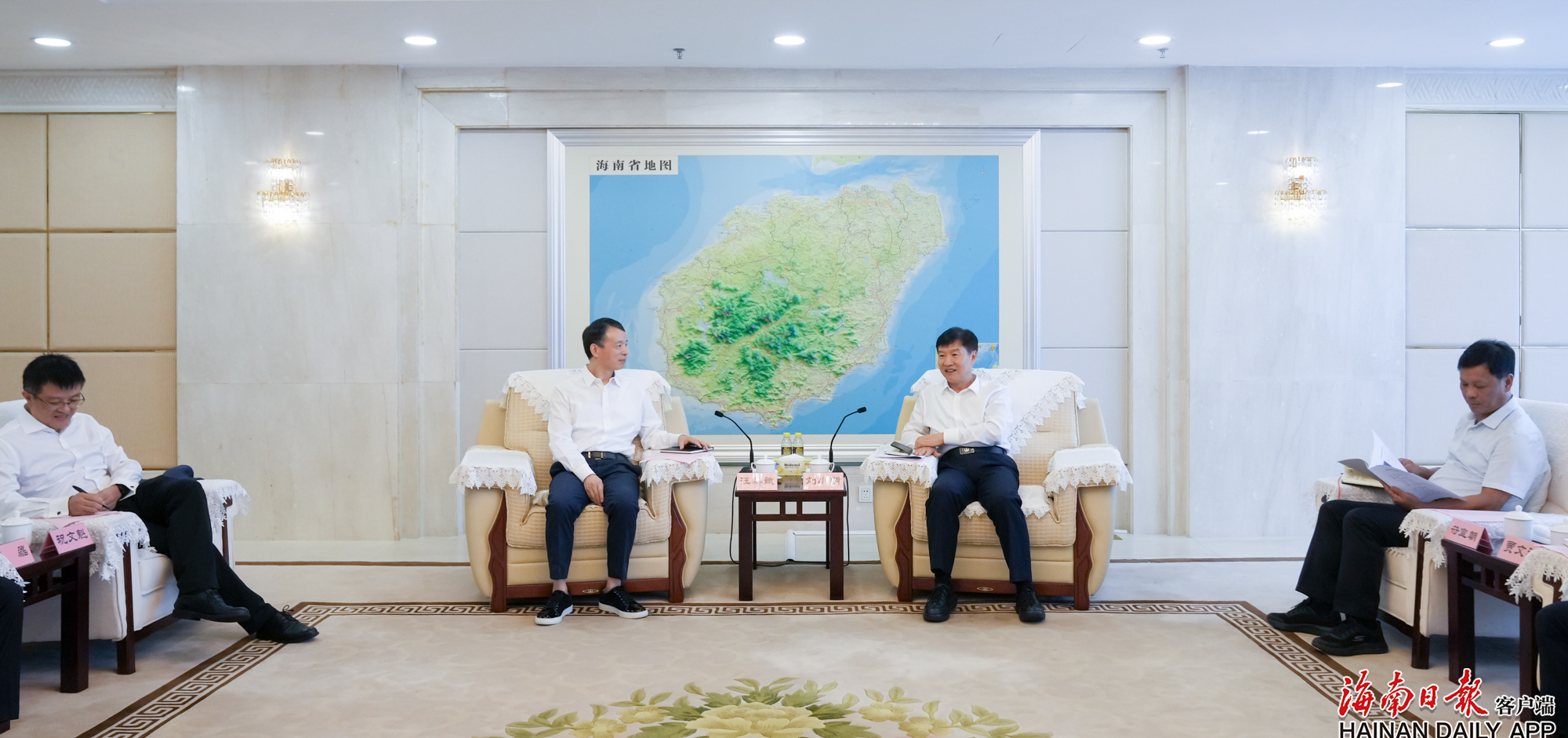 海南省省长刘小明会见复星国际联席董事长汪群斌一行